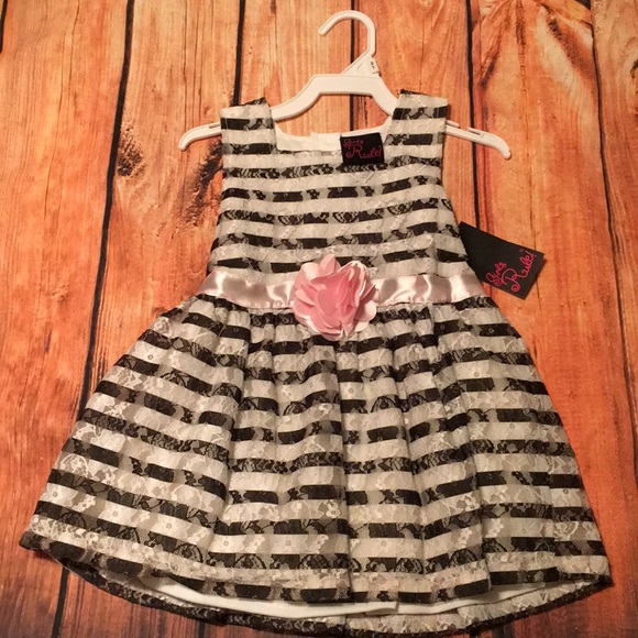 Dress - Picture 1 of 1